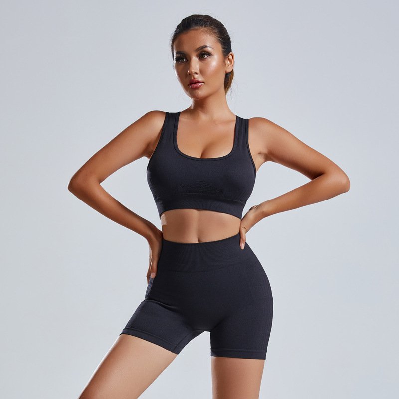 SPORTS BRA & SHORTS SCRUNCH GYM SET